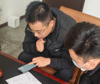 Die Hongzifeng Tegnologie-span het weereens groot lof van kliënte ontvang.
